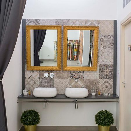 Al Cortile Del Re Luxury Home Катания Екстериор снимка
