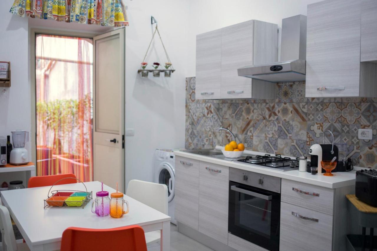 Al Cortile Del Re Luxury Home Катания Екстериор снимка