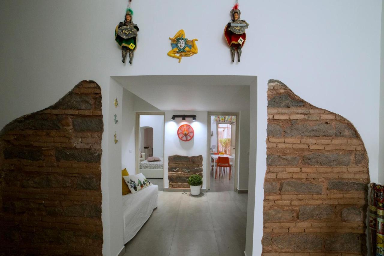 Al Cortile Del Re Luxury Home Катания Екстериор снимка