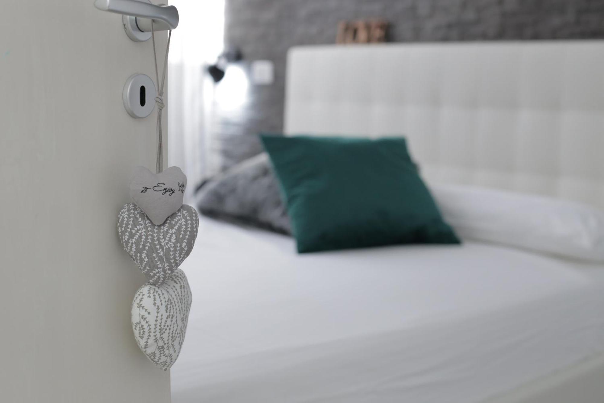 Al Cortile Del Re Luxury Home Катания Екстериор снимка