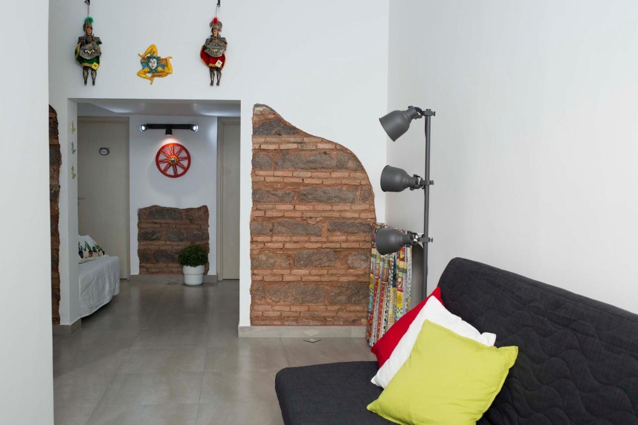 Al Cortile Del Re Luxury Home Катания Екстериор снимка