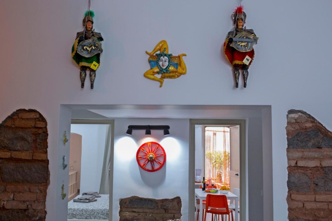 Al Cortile Del Re Luxury Home Катания Екстериор снимка