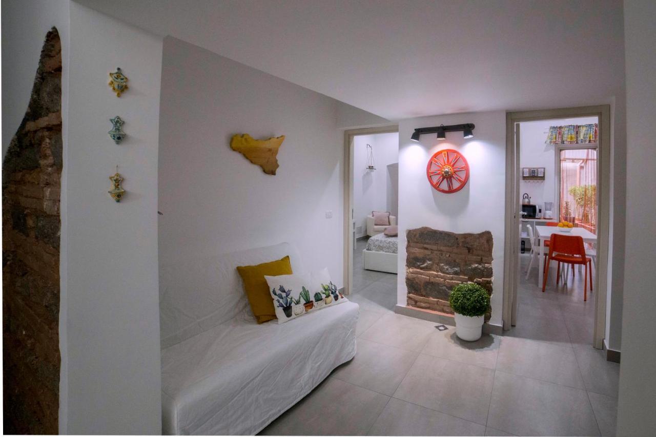 Al Cortile Del Re Luxury Home Катания Екстериор снимка